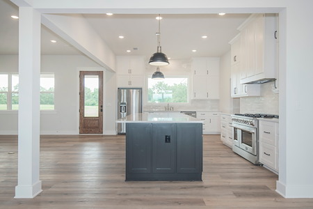 Open Concept Kitchen Layouts: Is It Right for Your Gulf Coast Home?